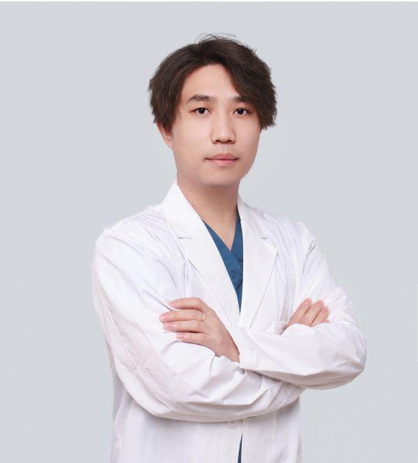 秦保中